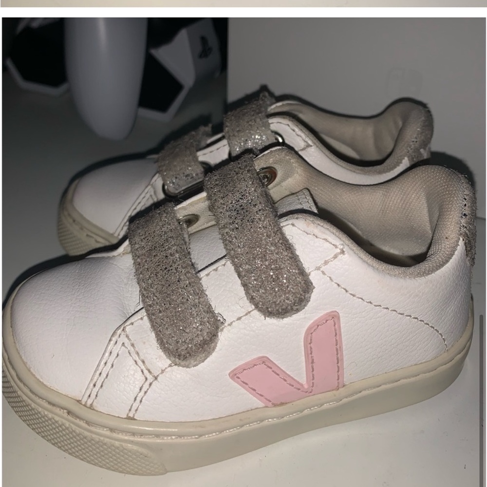 Veja size 7 girls kids shoe
